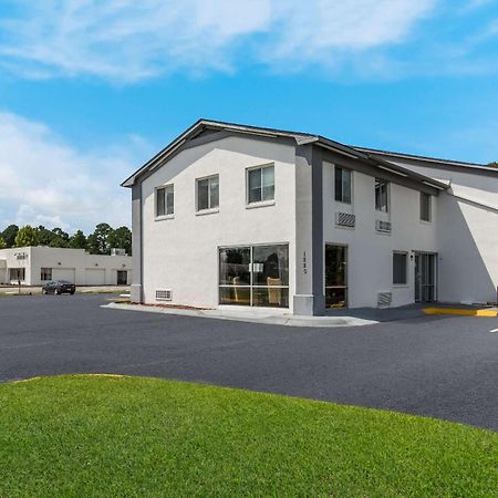 Econo Lodge Cherry Point Хавелок Екстериор снимка