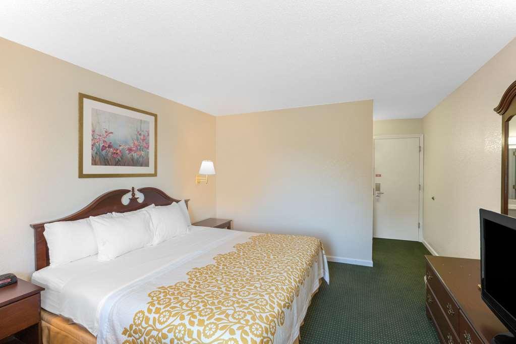 Econo Lodge Cherry Point Хавелок Стая снимка