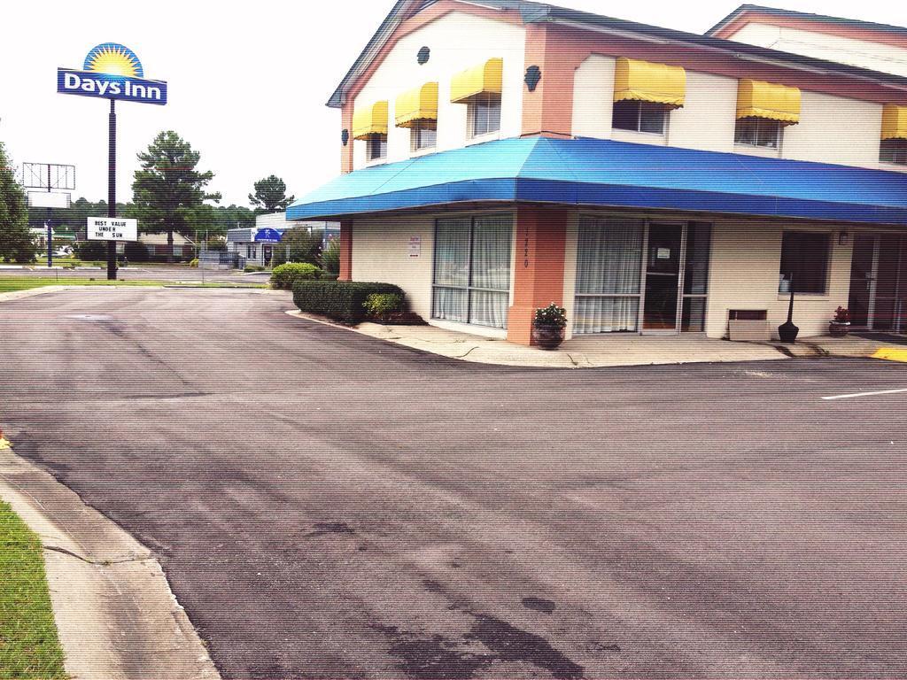 Econo Lodge Cherry Point Хавелок Екстериор снимка