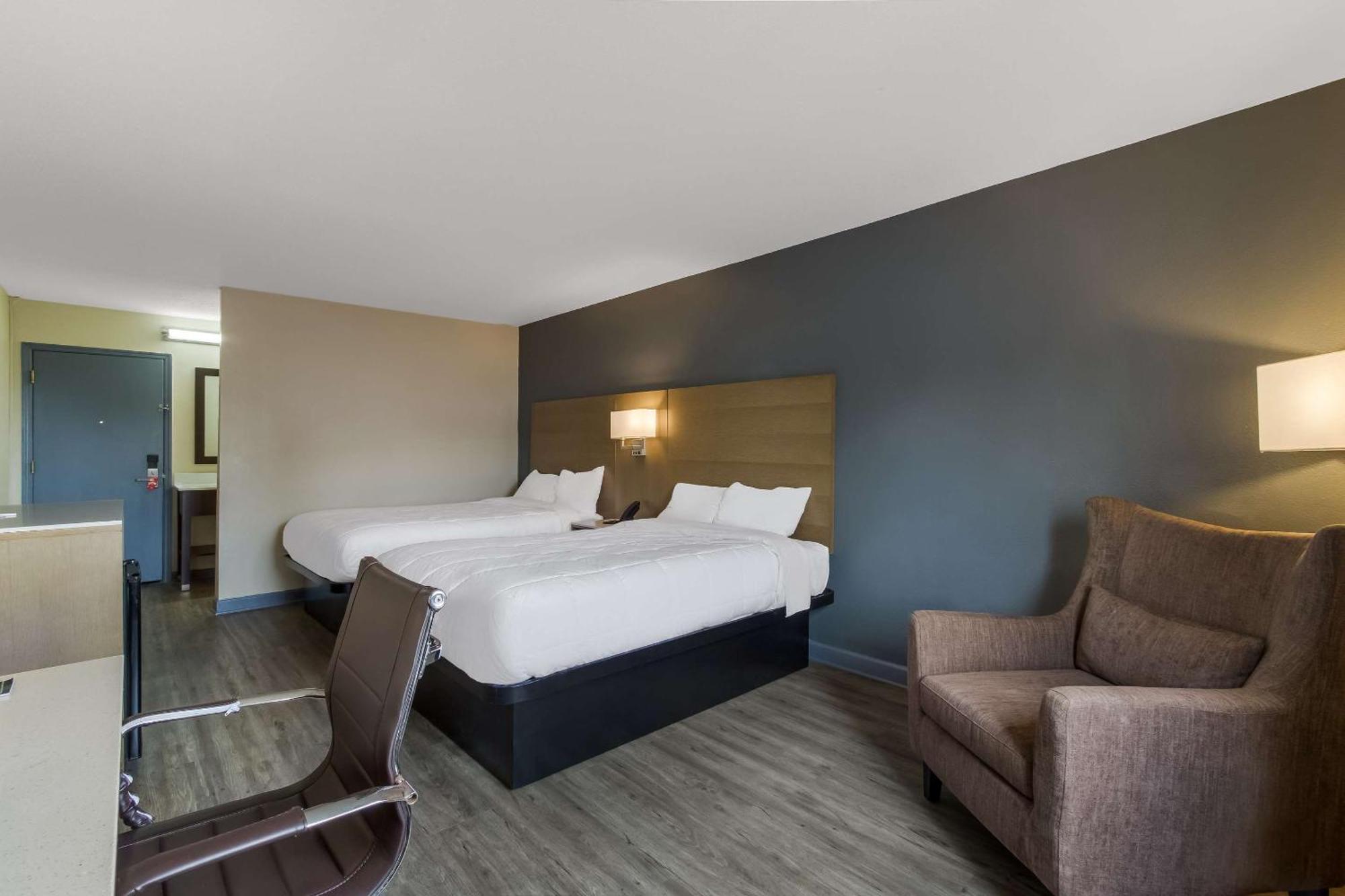 Econo Lodge Cherry Point Хавелок Екстериор снимка