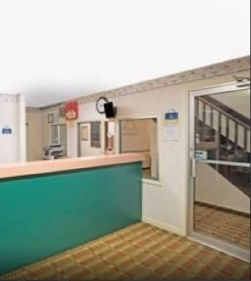 Econo Lodge Cherry Point Хавелок Екстериор снимка